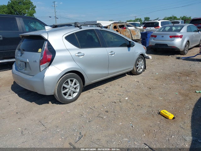 Toyota Prius c Three
