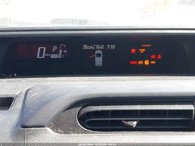 Toyota Prius c Three