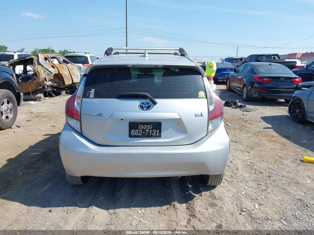 Toyota Prius c Three