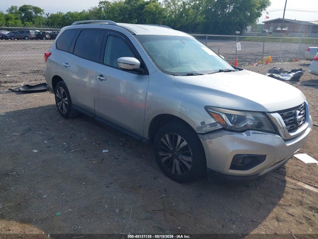 Salvage Nissan Pathfinder Image