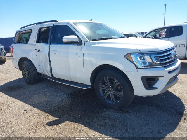 Salvage Ford Expedition Image