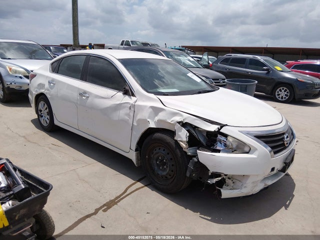 Salvage Nissan Altima Image