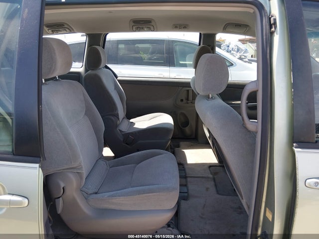 Toyota Sienna Ce