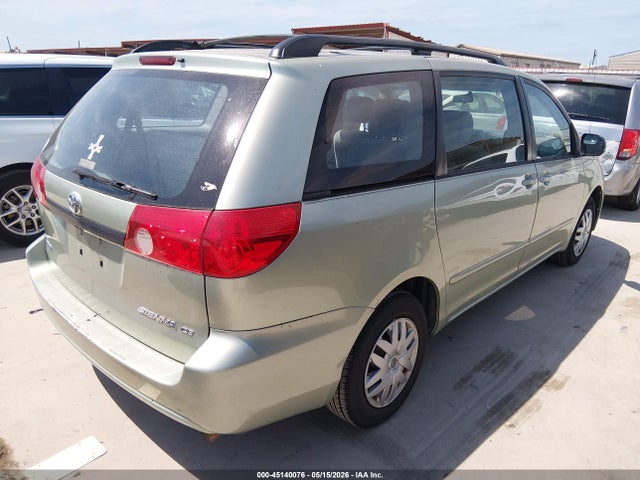 Toyota Sienna Ce