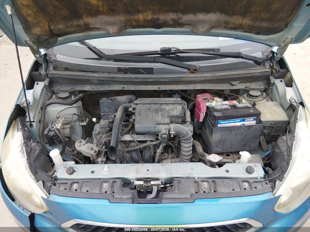 Mitsubishi Mirage Se