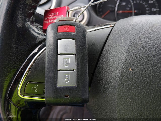 Mitsubishi Mirage Se