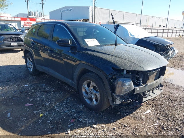 Salvage Hyundai TUCSON Image
