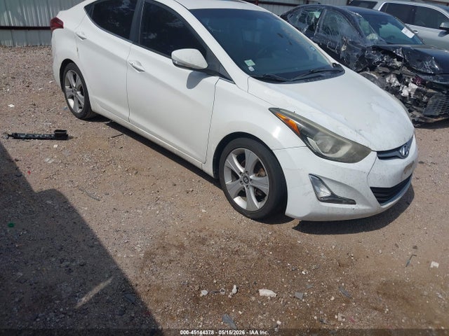 Salvage Hyundai ELANTRA Image