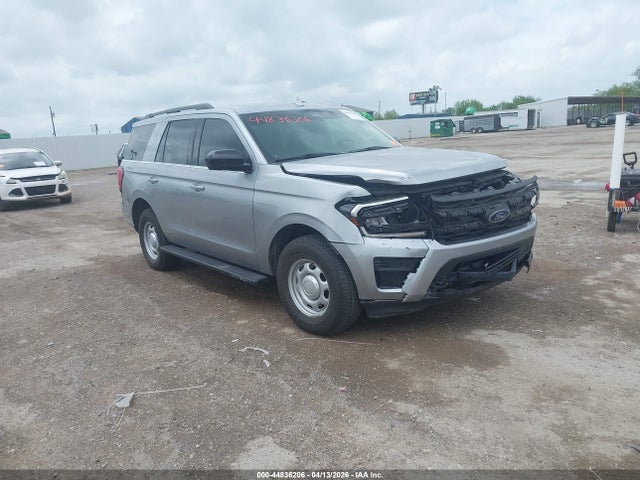 Salvage Ford Expedition Image