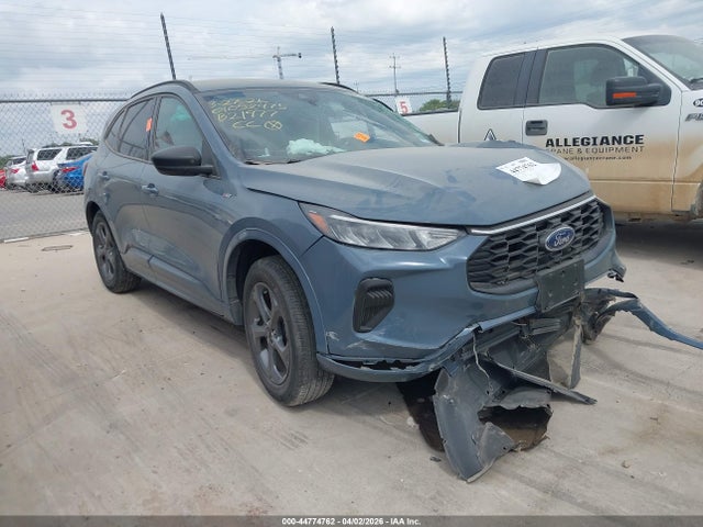 Salvage Ford Escape Image