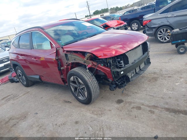Salvage Hyundai TUCSON Image