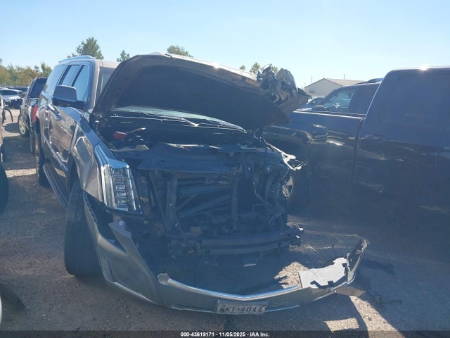 Salvage Cadillac Escalade Image