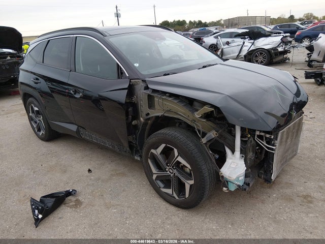 Salvage Hyundai TUCSON Image