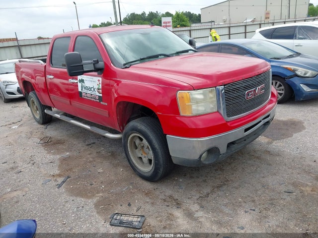 Salvage GMC Sierra 2500 Image