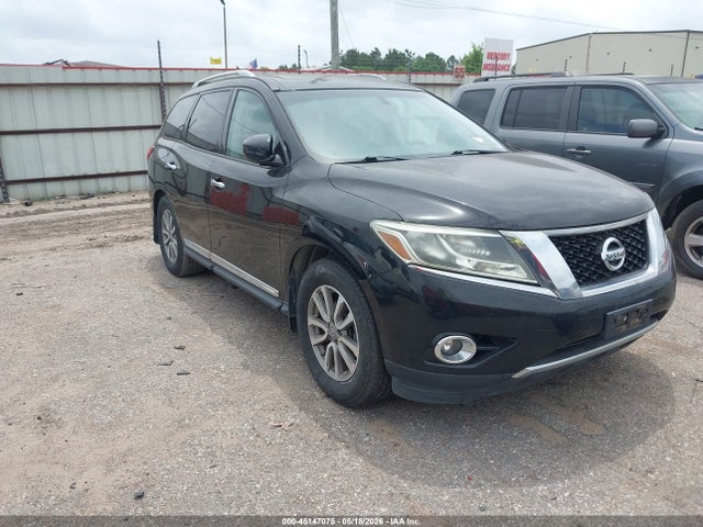 Salvage Nissan Pathfinder Image