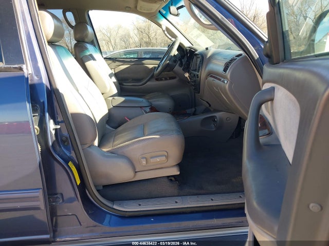 Toyota Sequoia Sr5 V8
