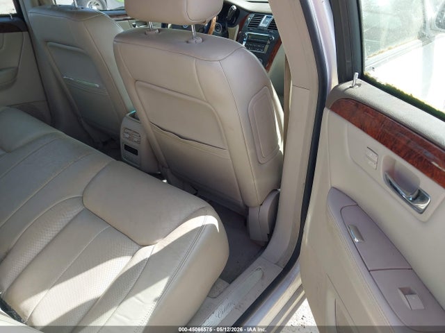 Cadillac DTS Standard