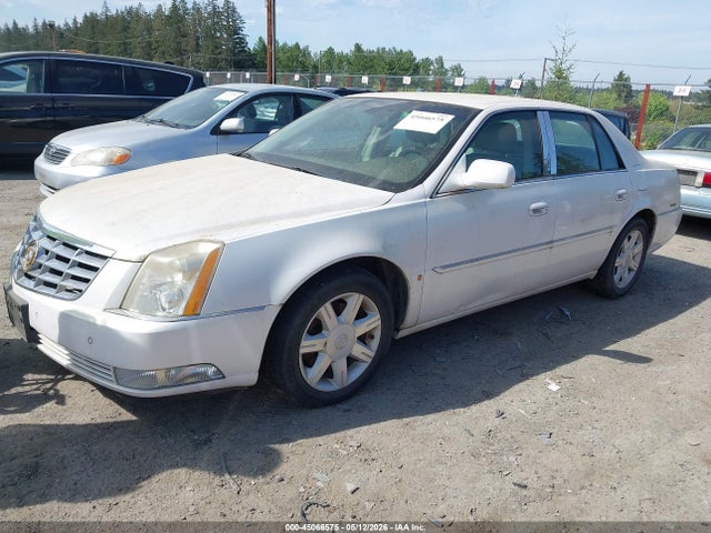 Cadillac DTS Standard