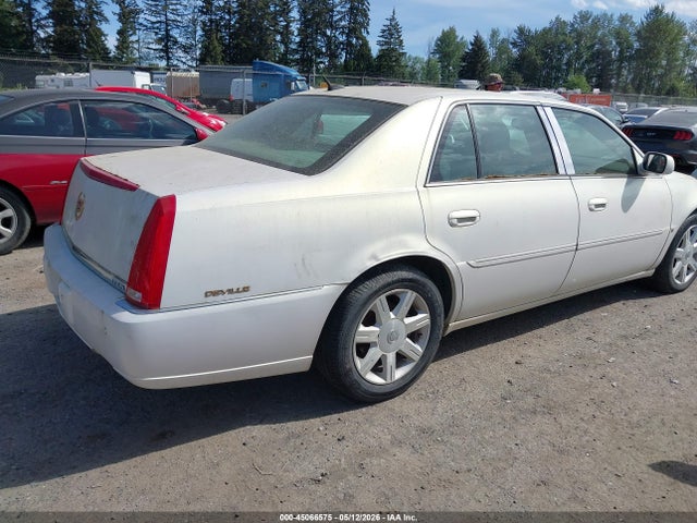 Cadillac DTS Standard