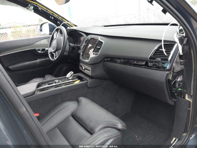 Volvo XC90 B6 Ultimate Bright Theme 6-seater
