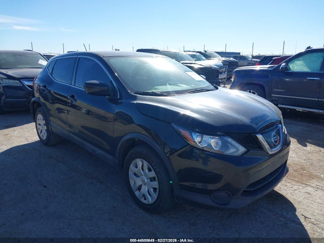 Salvage Nissan Rogue Image