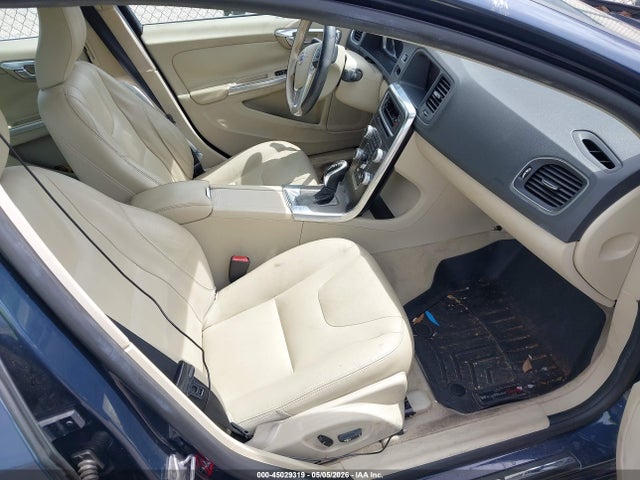 Volvo S60 T5 Platinum