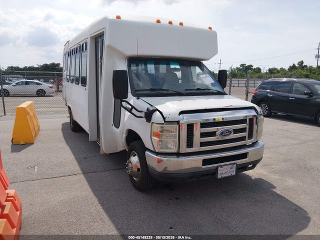 Salvage Ford E-450 Image