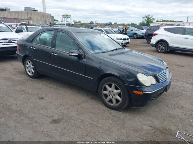 Salvage Mercedes-Benz C-Class Image