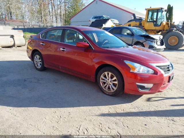 Salvage Nissan Altima Image