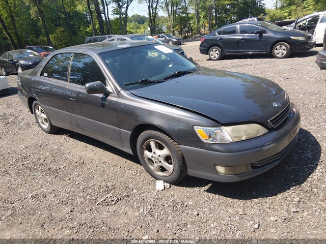 Salvage Lexus Es Image