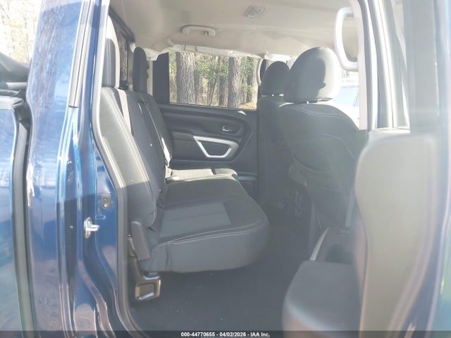 Nissan Titan Sv