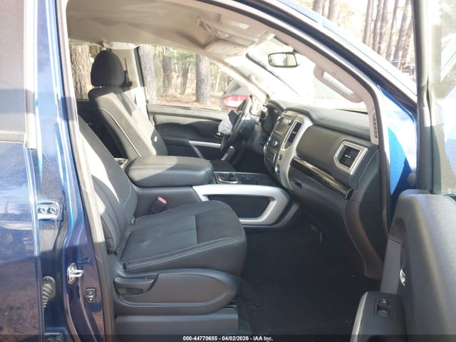 Nissan Titan Sv