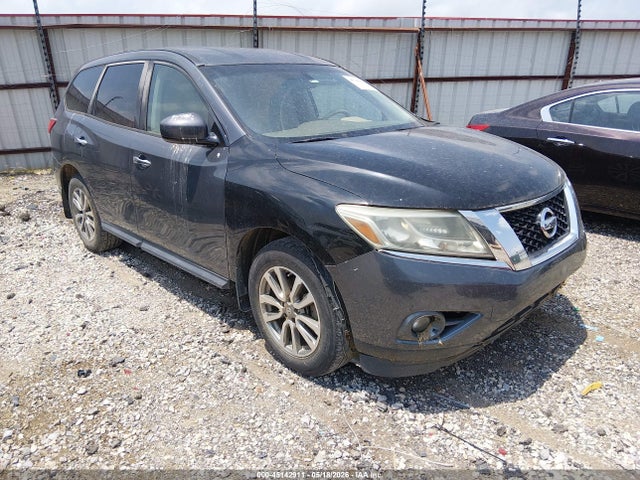 Salvage Nissan Pathfinder Image