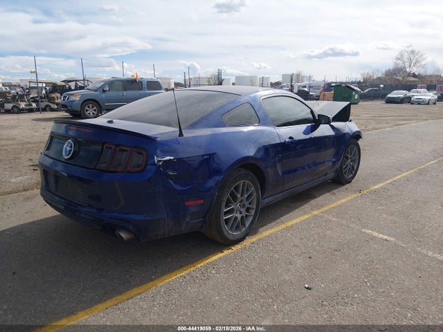 Ford Mustang V6 Premium