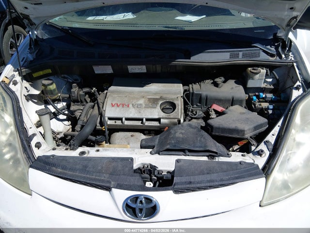 Toyota Sienna Le
