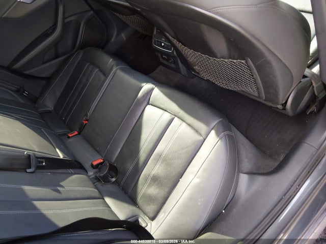 Audi A4 Premium Plus 45 Tfsi S Line Quattro S Tronic