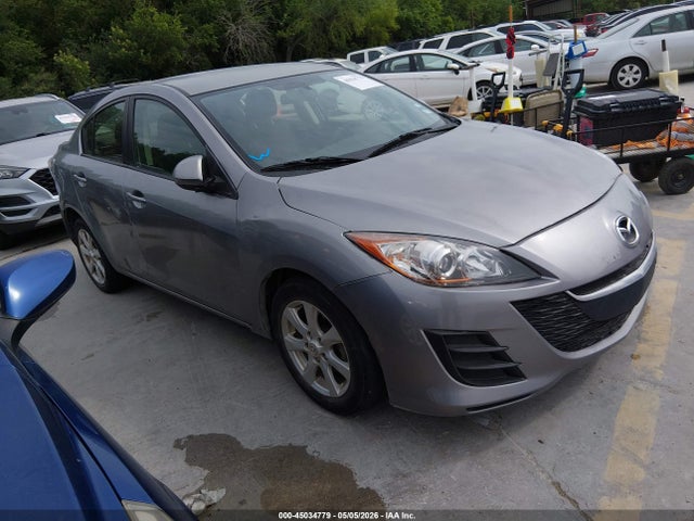 Salvage Mazda Mazda3 Image