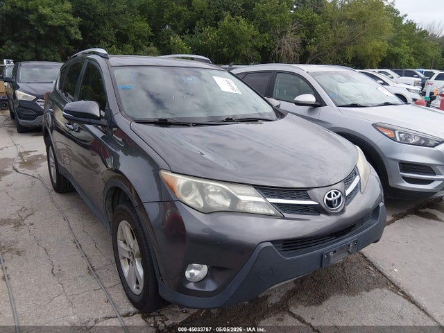 Salvage Toyota RAV4 Image
