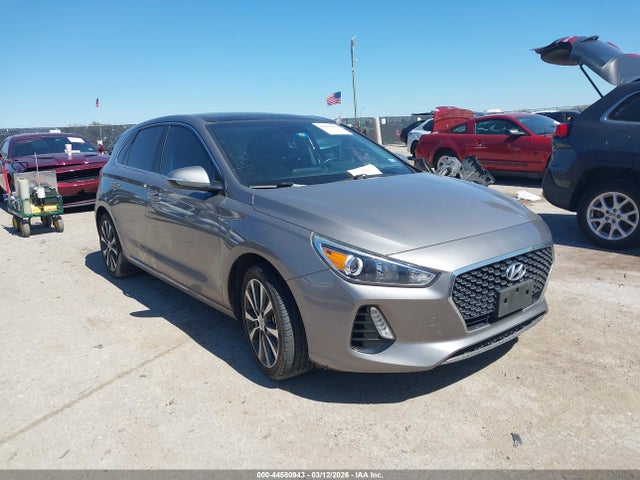 Salvage Hyundai ELANTRA Image