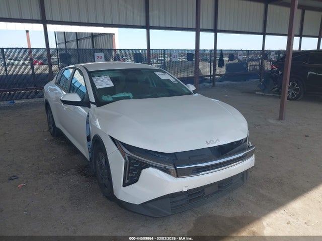 Salvage Kia K4 Image