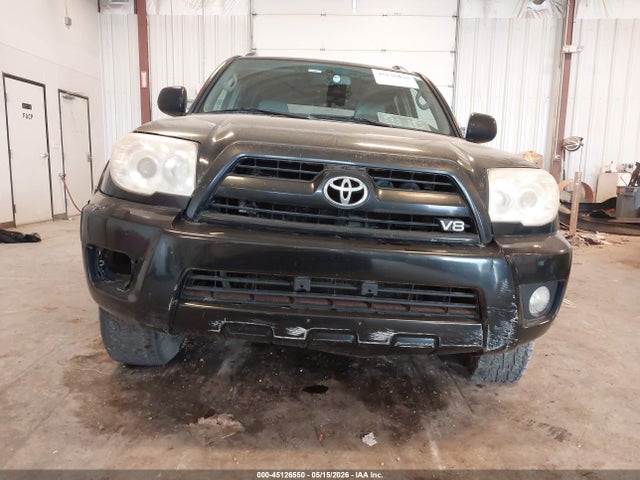 Toyota 4Runner Limited V8