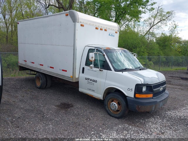 Salvage Chevrolet Express Image