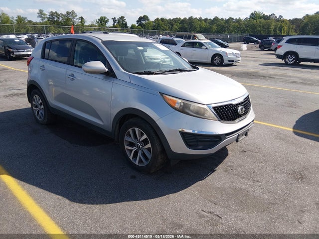 Salvage Kia Sportage Image