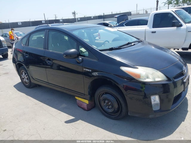 Salvage Toyota Prius Image