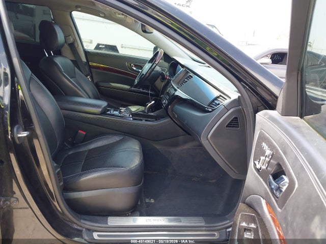 Kia K900 Luxury