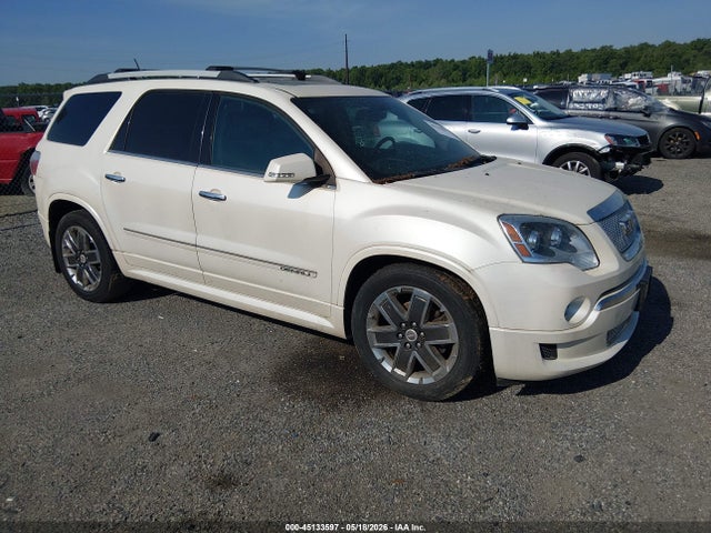 Salvage GMC Acadia Image