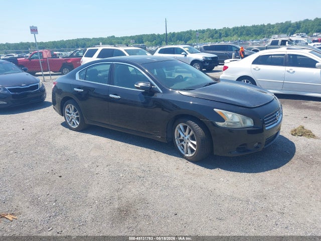 Salvage Nissan Maxima Image