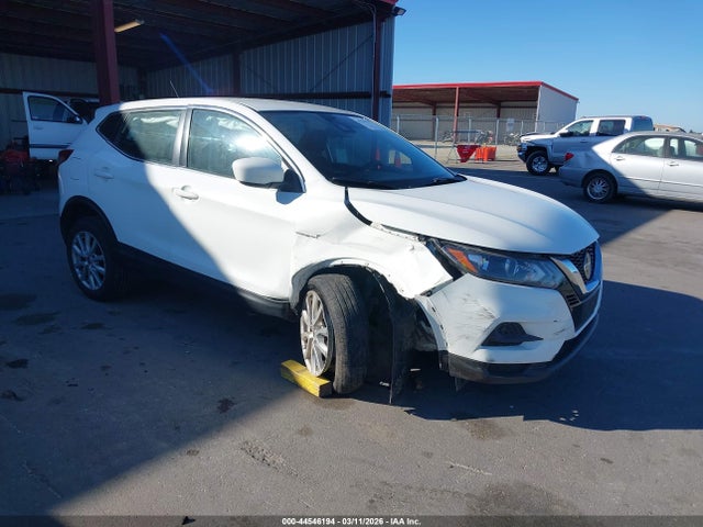 Salvage Nissan Rogue Image