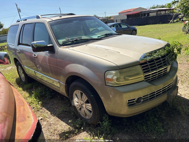 Salvage Lincoln Navigator Image