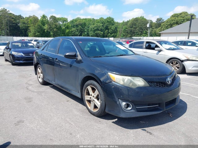 Salvage Toyota Camry Image
